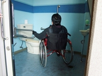 Medium_車いすトイレ (3)